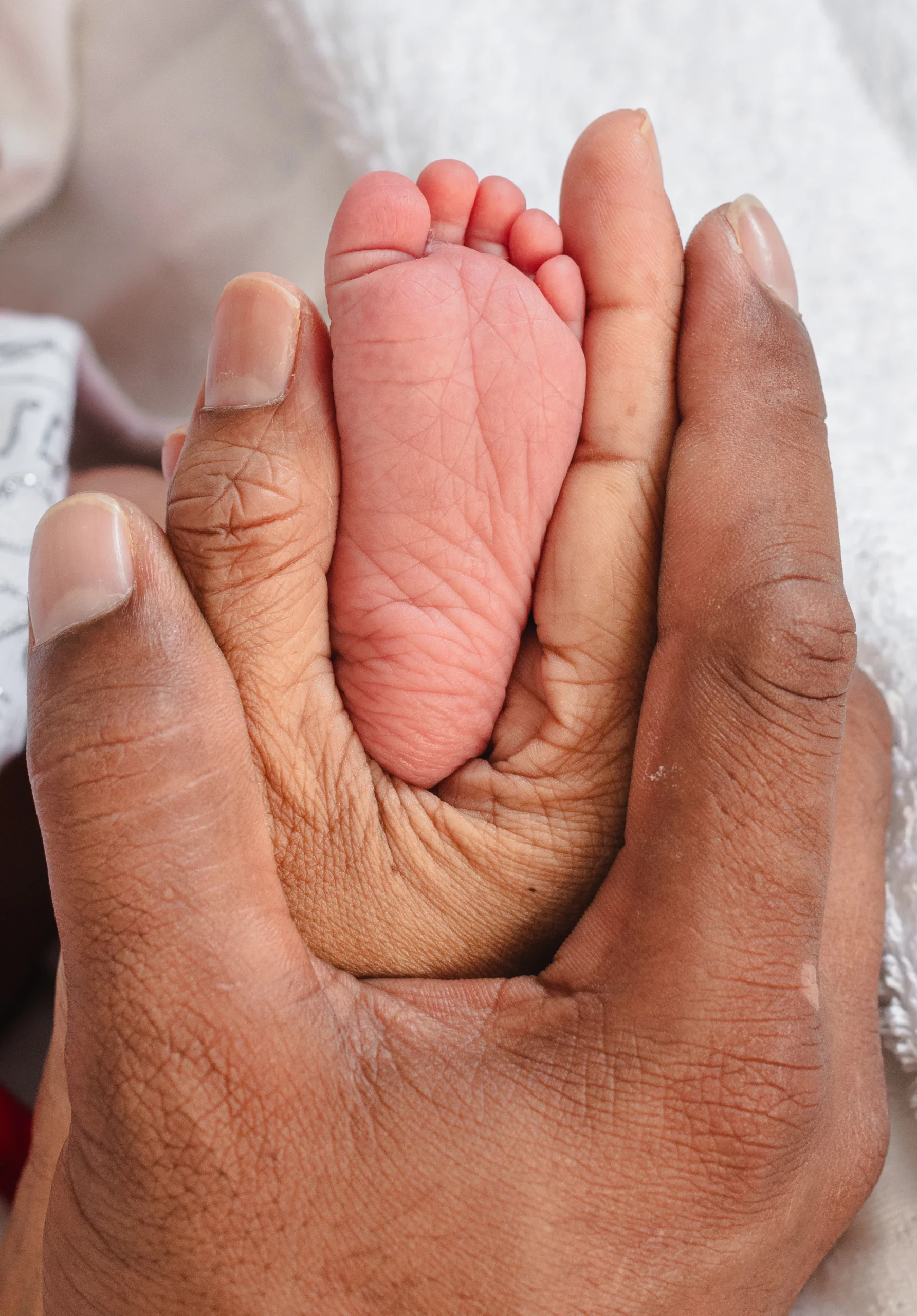 Newborn photography in the Maldives by moment.mv — photo 9