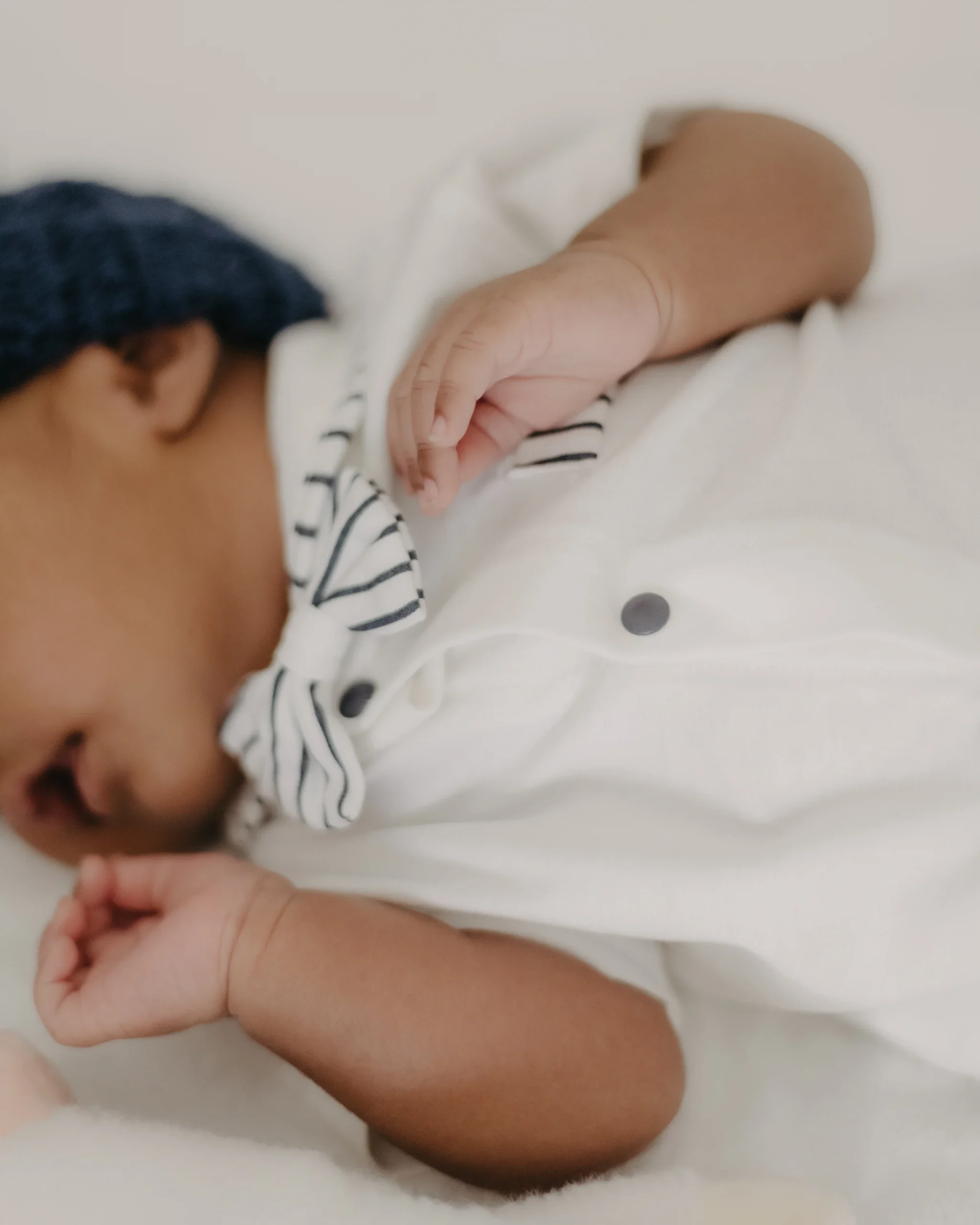 Newborn photography in the Maldives by moment.mv — photo 8