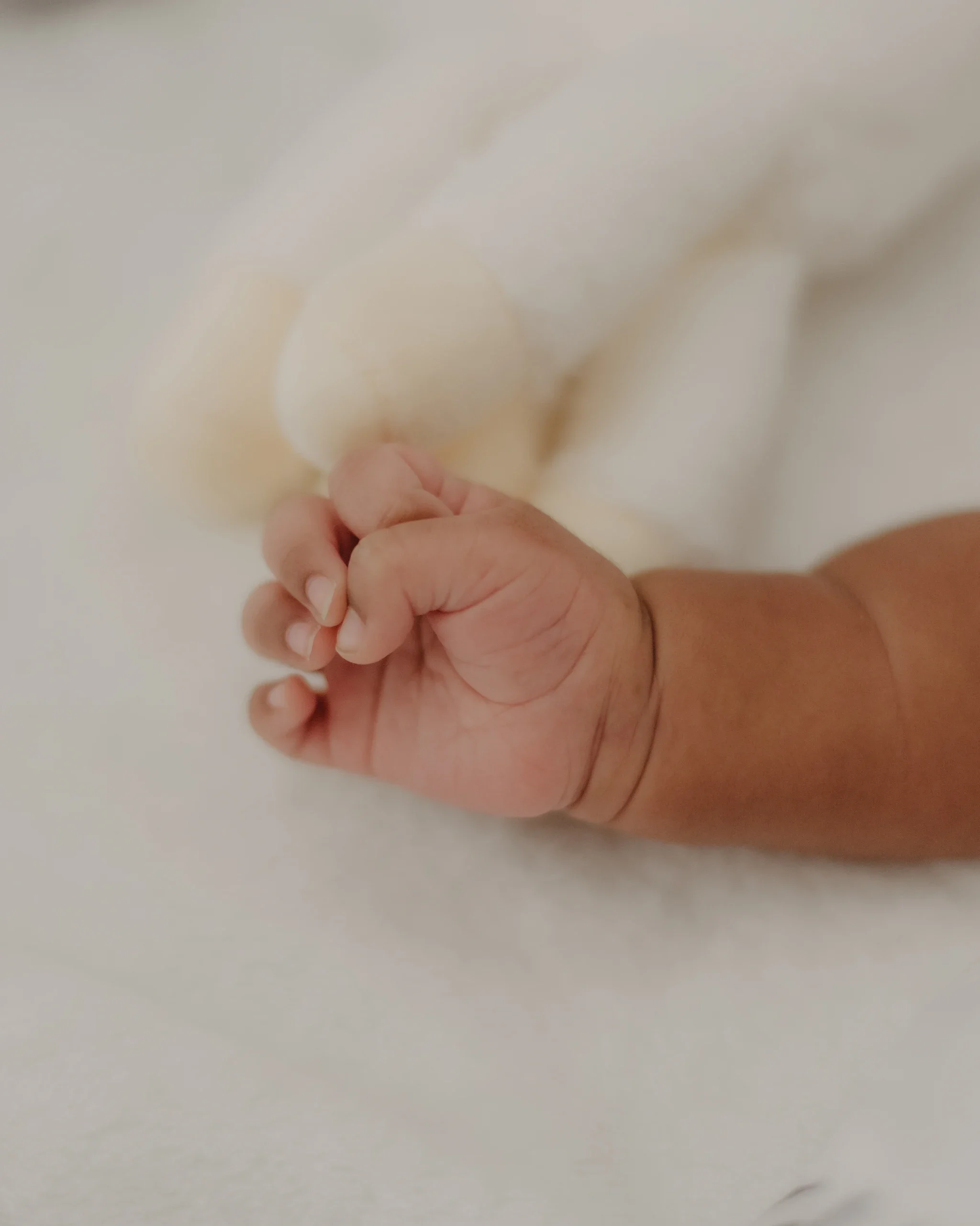 Newborn photography in the Maldives by moment.mv — photo 11