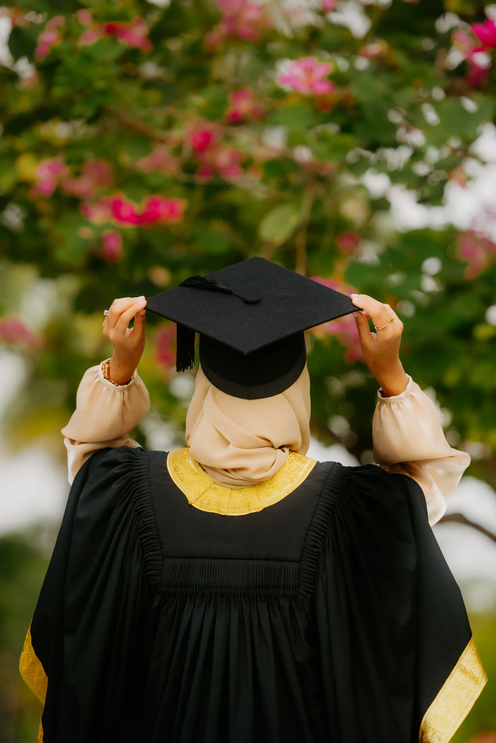Graduation photography in the Maldives by moment.mv — photo 39